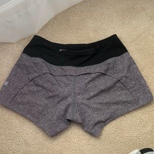 lululemon grey shorts size 2
